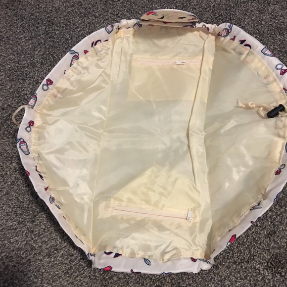 Portable makeup bag - Picture 2 of 4